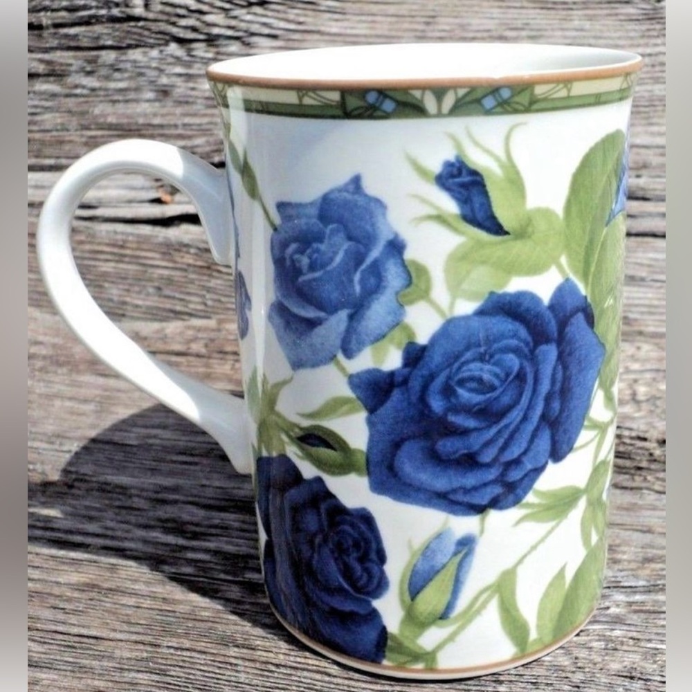 Bone China Blue Roses Coffee Cup Mugs
Delicate Elegant Collectors Series x4-10oz